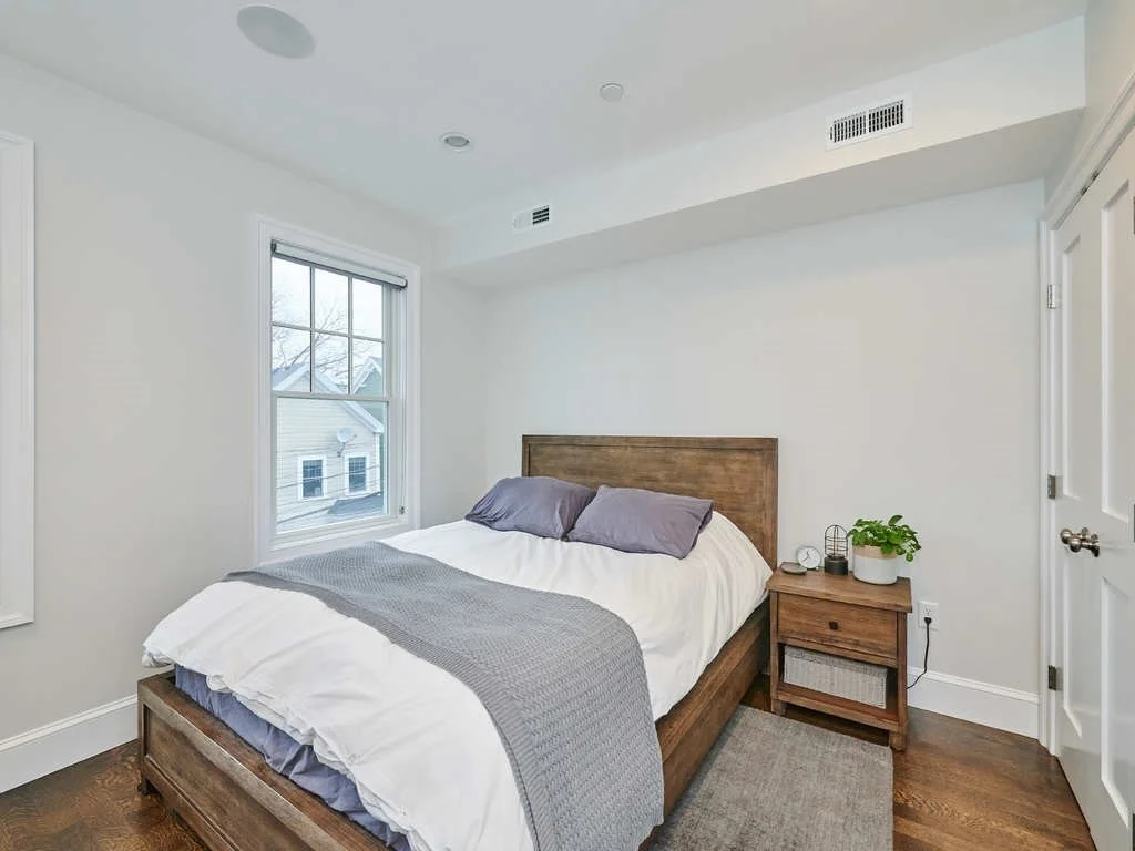 2 bed, 2 bath apartment for rent at 213 W 5th St Unit 2, South Boston — photo 10 of 18