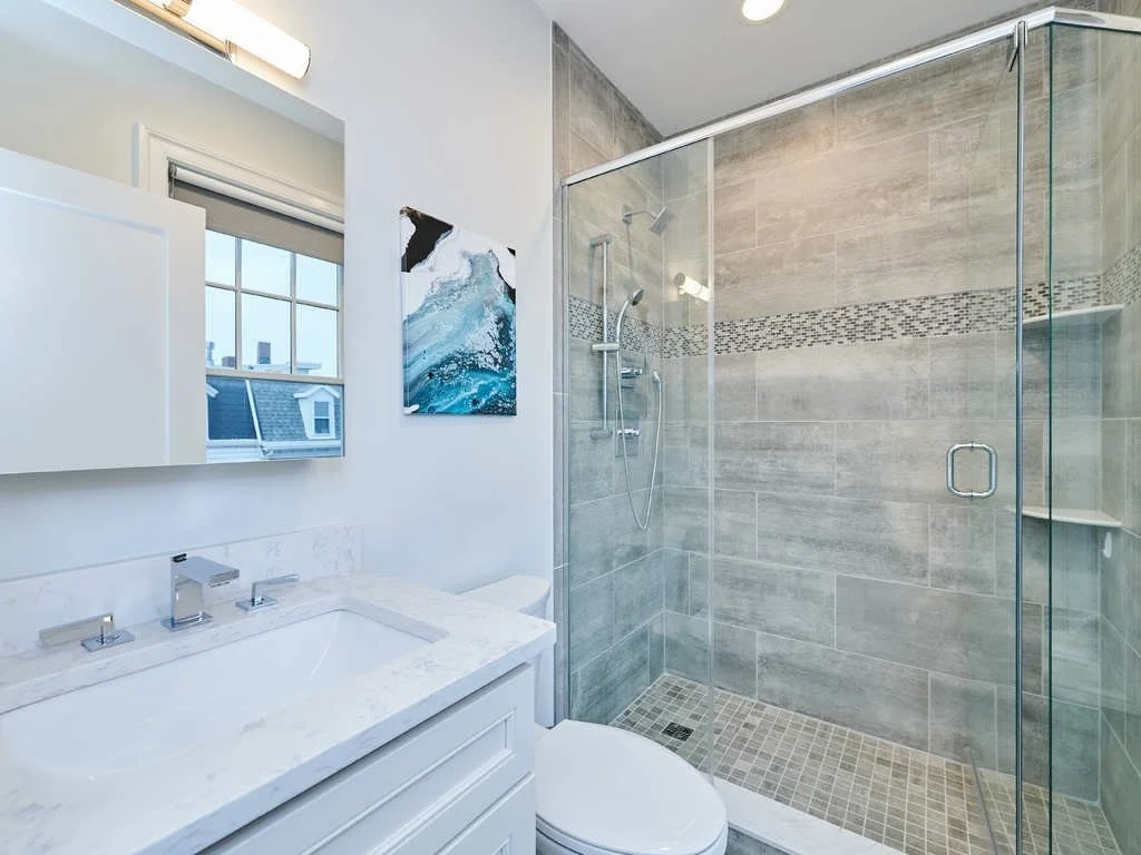 2 bed, 2 bath apartment for rent at 213 W 5th St Unit 2, South Boston — photo 13 of 18