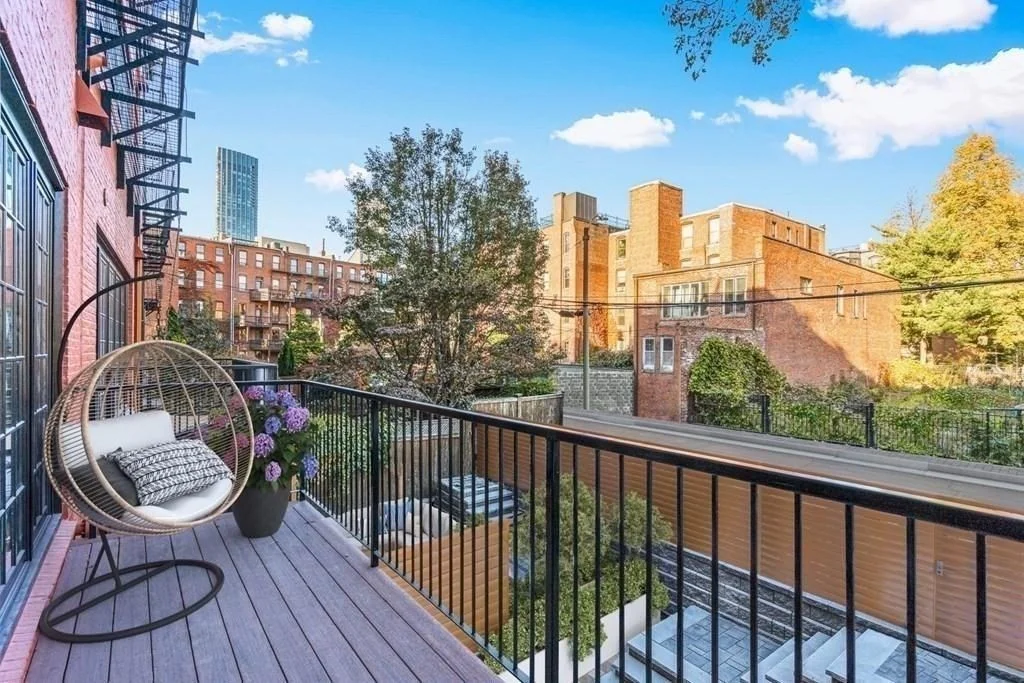 1 bed, 1 bath apartment for rent at 213 W Springfield Unit 1, South End — photo 1 of 7
