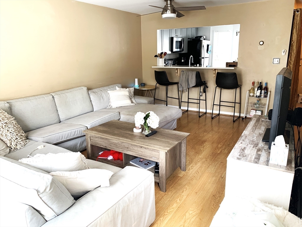 4 bed, 2 bath apartment for rent at 213 W 6th St Unit 213, South Boston