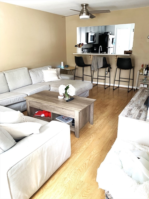 4 bed, 2 bath apartment for rent at 213 W 6th St Unit 213, South Boston — photo 2 of 15