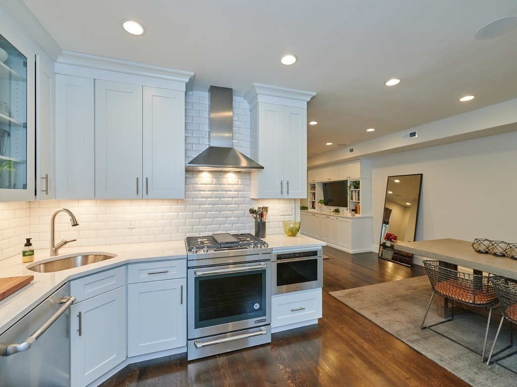 2 bed, 2 bath apartment for rent at 213 W 5th St Unit 2, South Boston — photo 4 of 18