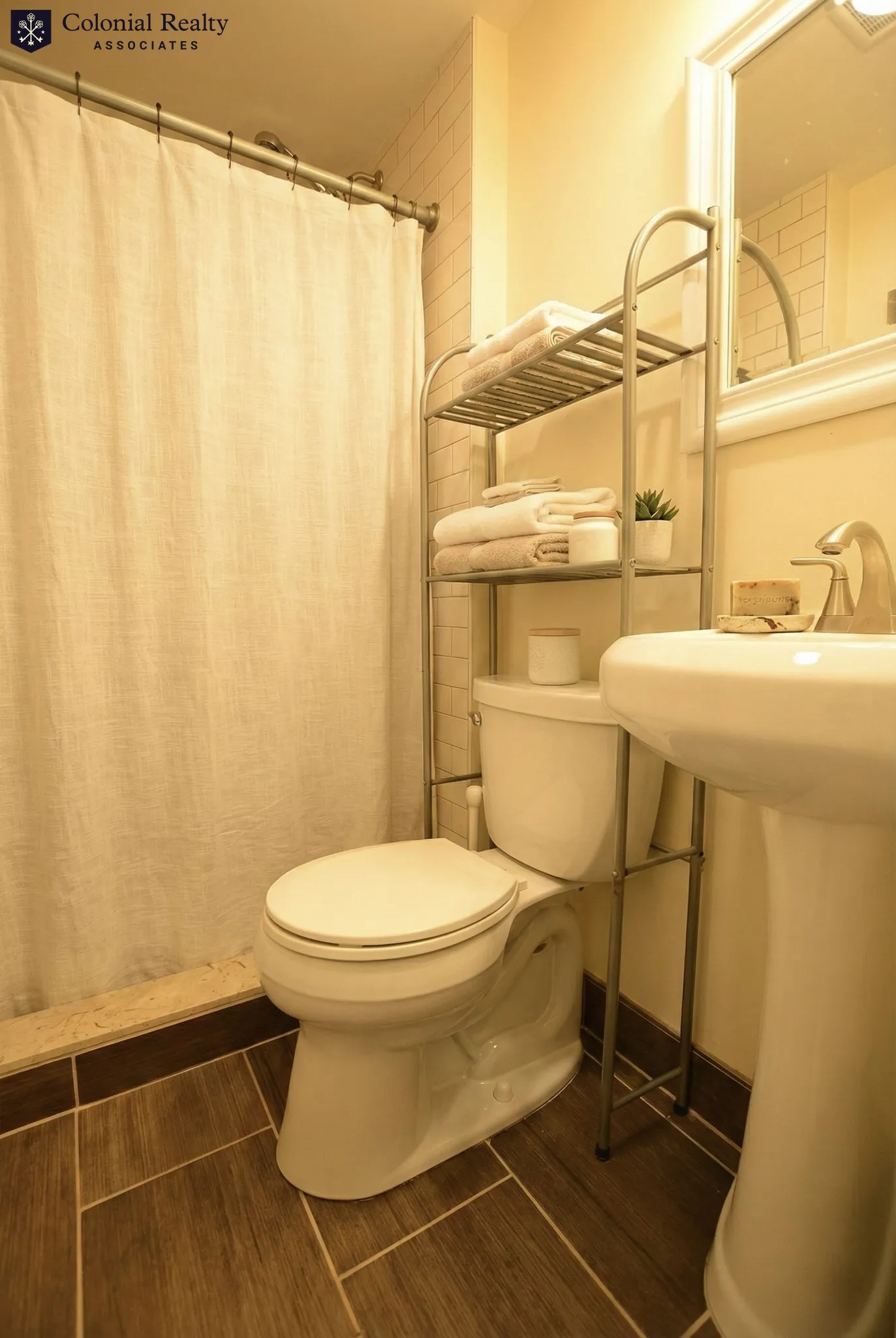 3 bed, 2 bath apartment for rent at 214 Arlington St Unit 01, East Watertown — photo 5 of 7