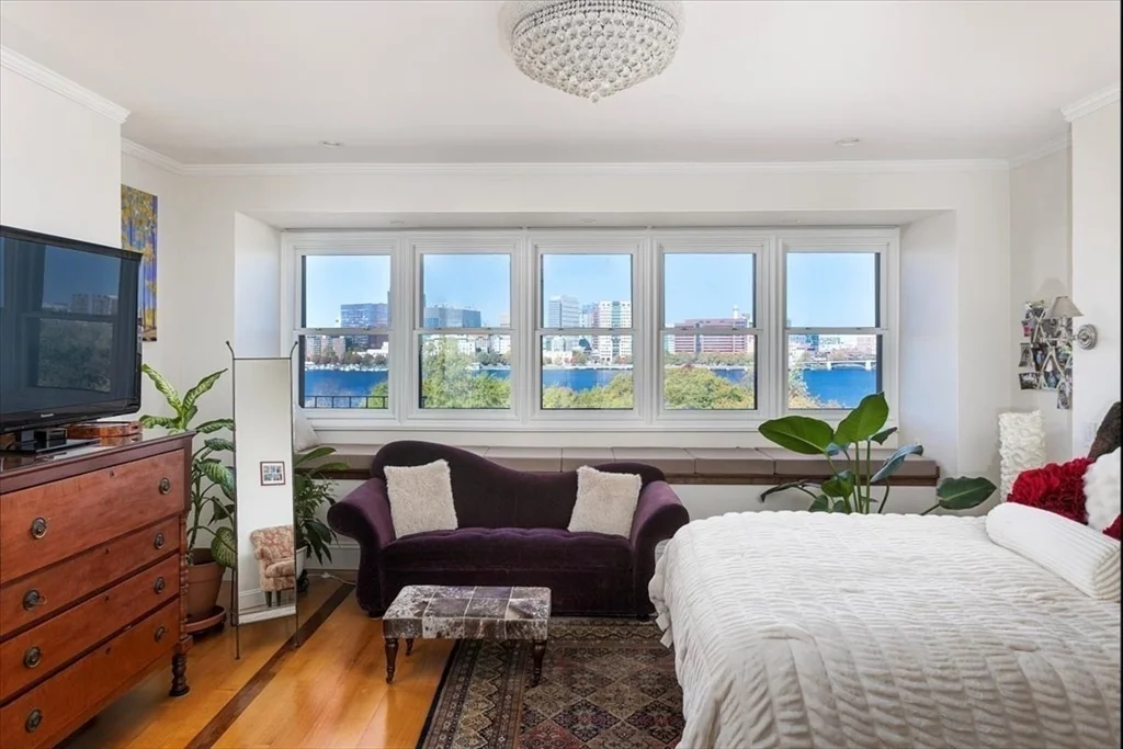 5 bed, 4+ bath apartment for rent at 214 Beacon Unit 3, Back Bay — photo 16 of 19