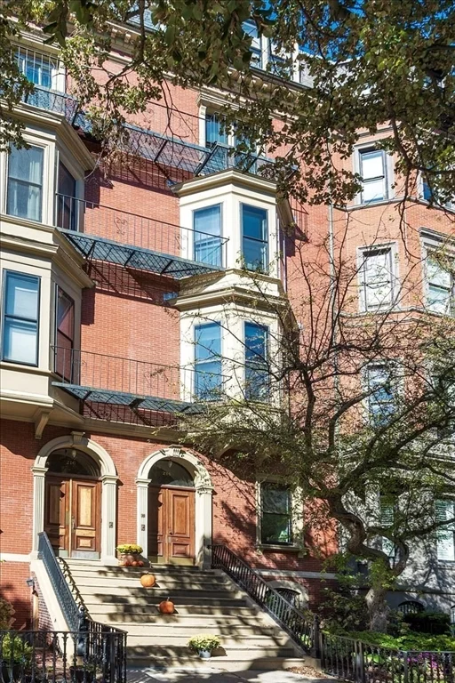 5 bed, 4+ bath apartment for rent at 214 Beacon Unit 3, Back Bay