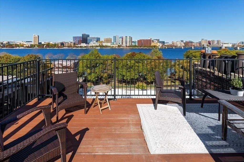 5 bed, 4+ bath apartment for rent at 214 Beacon Unit 3, Back Bay — photo 18 of 19