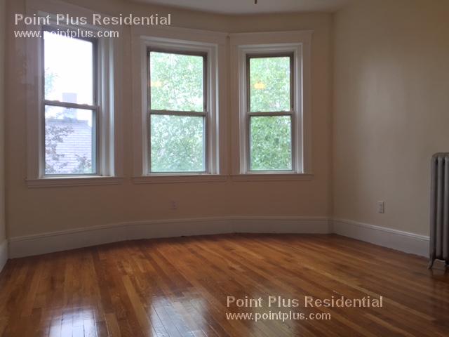 3 bed, 1 bath apartment for rent at 214 Chestnut St Unit 2, Cambridgeport — photo 3 of 20