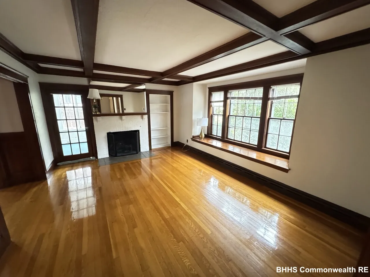 3 bed, 1.5 bath apartment for rent at 214 Commonwealth Ave Unit A, Chestnut Hill — photo 1 of 11