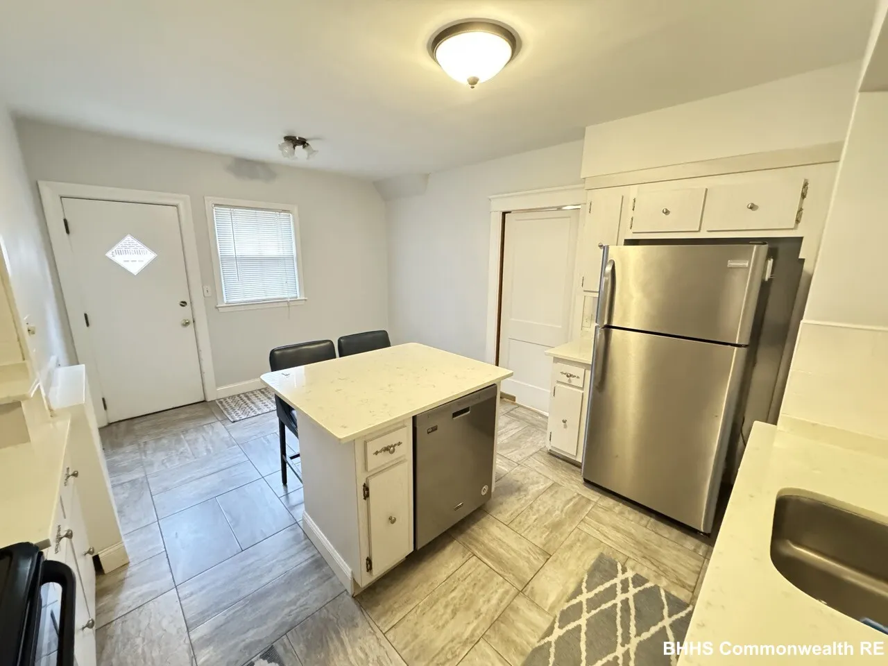 3 bed, 1.5 bath apartment for rent at 214 Commonwealth Ave Unit A, Chestnut Hill — photo 4 of 11