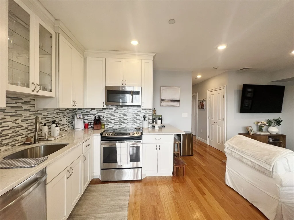 2 bed, 1 bath apartment for rent at 214 East Eagle St Unit 6, East Boston — photo 16 of 26