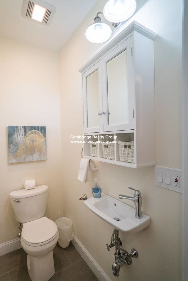 2 bed, 1.5 bath apartment for rent at 214 Green St Unit 2, Cambridgeport — photo 6 of 22