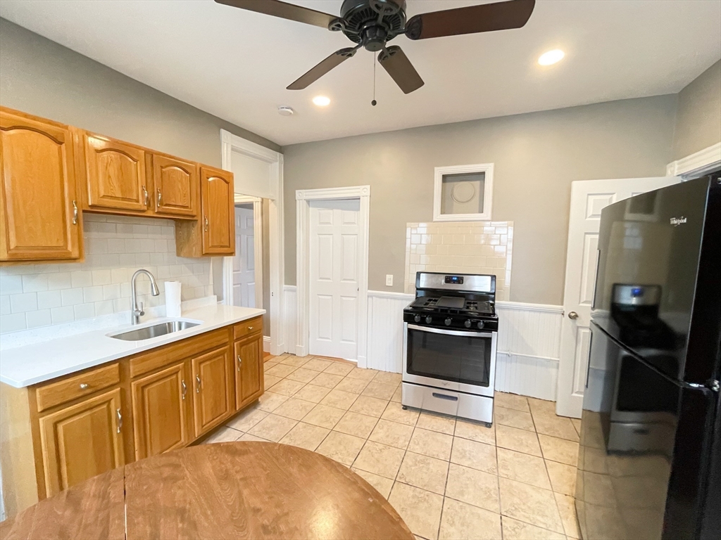 3 bed, 1 bath apartment for rent at 214 Hancock St Unit 2, Dorchester — photo 6 of 19