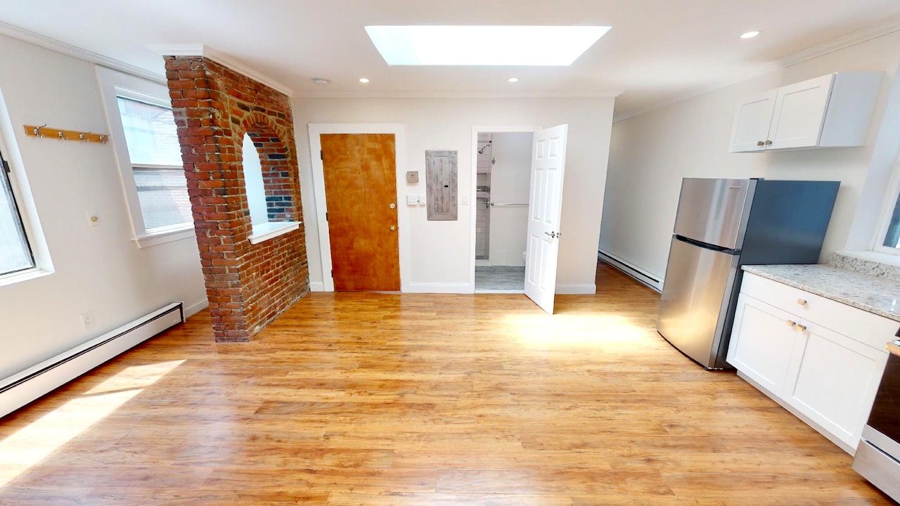 4 bed, 2 bath apartment for rent at 214 Hanover St Unit 3, North End — photo 8 of 68