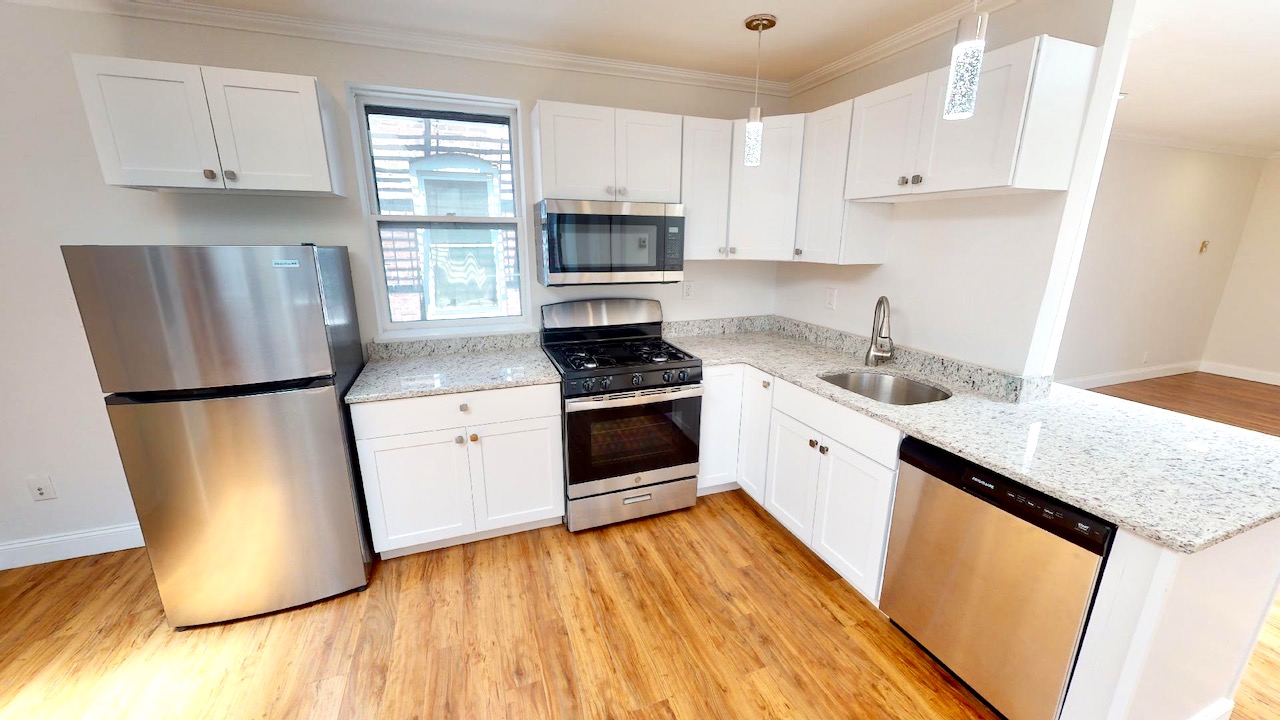 4 bed, 2 bath apartment for rent at 214 Hanover St Unit 3, North End — photo 4 of 68