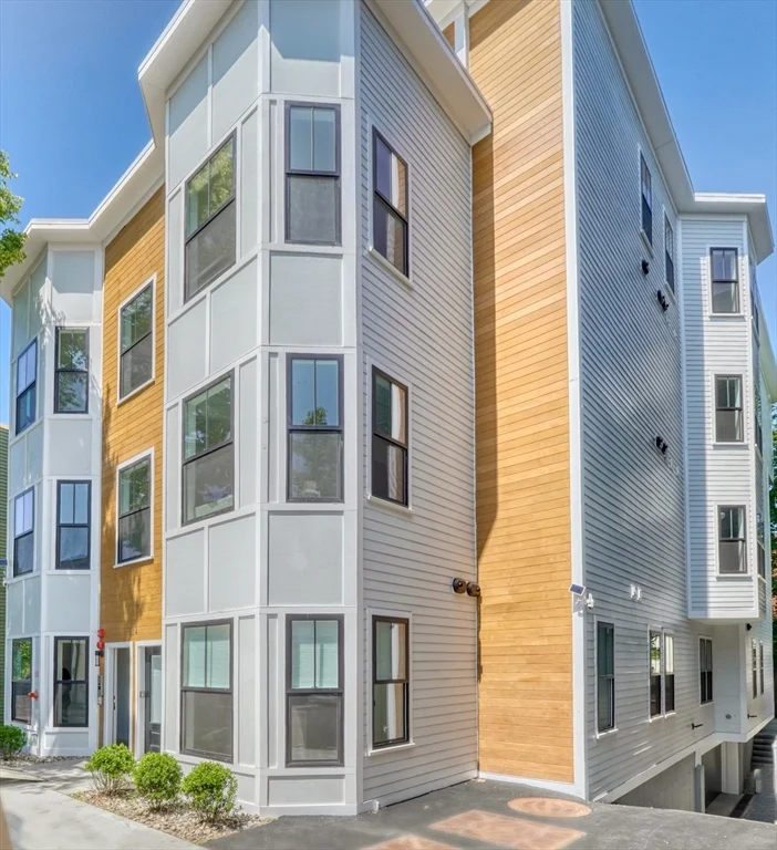 2 bed, 2 bath apartment for rent at 214 Havre St Unit 1, East Boston — photo 1 of 12