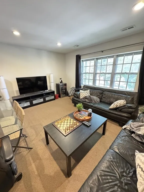 3 bed, 2 bath apartment for rent at 214 Lake Shore Rd Unit 3, Oak Square — photo 5 of 14