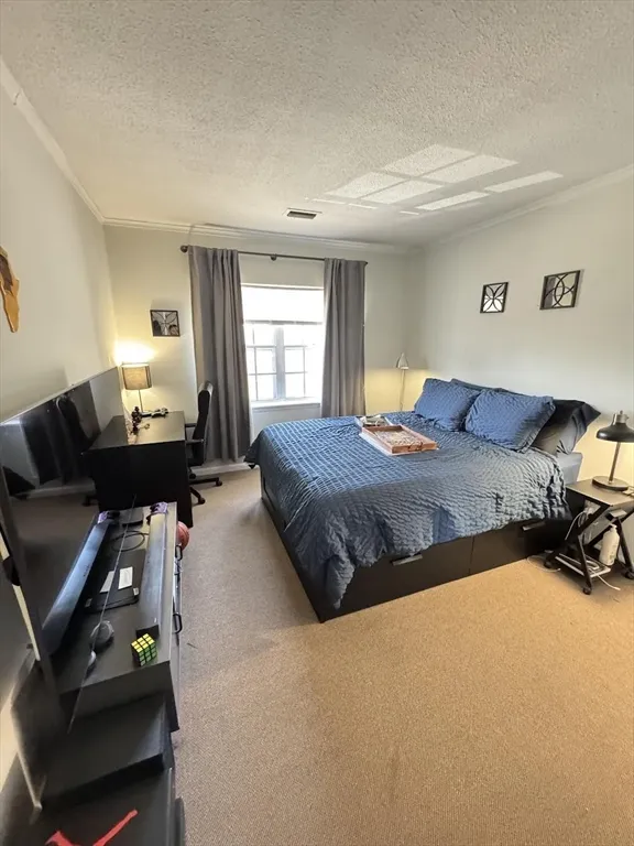 3 bed, 2 bath apartment for rent at 214 Lake Shore Rd Unit 3, Oak Square — photo 7 of 14