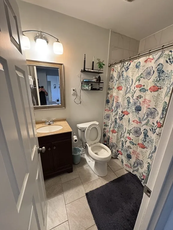 3 bed, 2 bath apartment for rent at 214 Lake Shore Rd Unit 3, Oak Square — photo 11 of 14