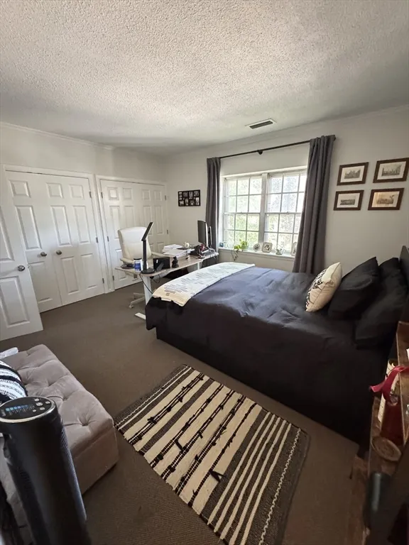 3 bed, 2 bath apartment for rent at 214 Lake Shore Rd Unit 3, Oak Square — photo 10 of 14