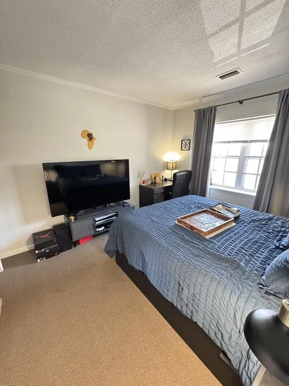3 bed, 2 bath apartment for rent at 214 Lake Shore Rd Unit 3, Oak Square — photo 8 of 14