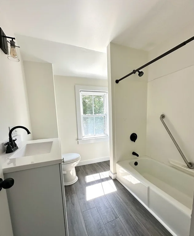 3 bed, 1 bath apartment for rent at 214 Main St Unit 2, Kingston — photo 15 of 27