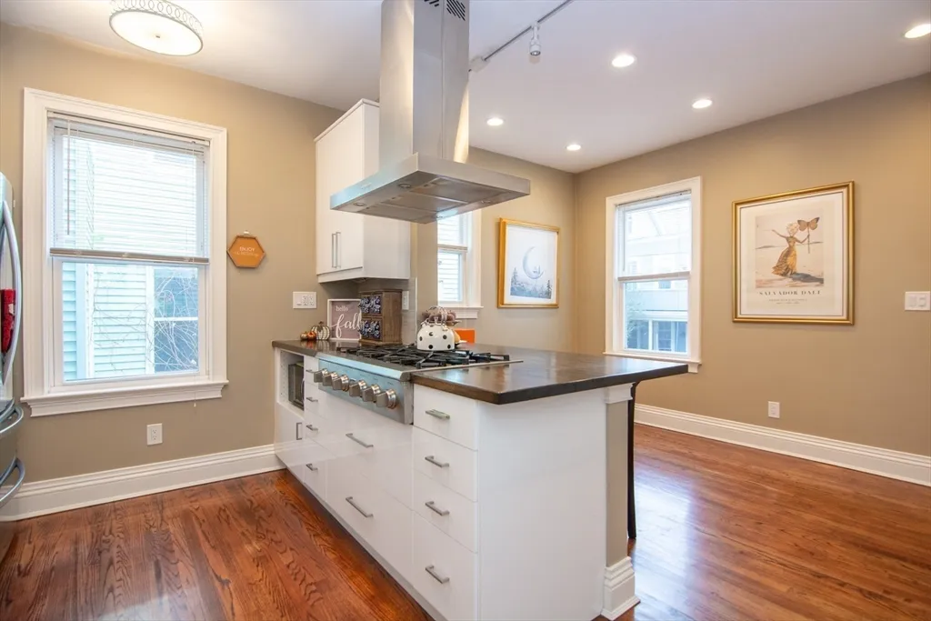 2 bed, 1 bath apartment for rent at 214 South St Unit 1, Jamaica Plain — photo 8 of 15