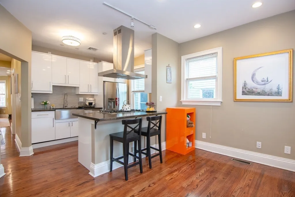 2 bed, 1 bath apartment for rent at 214 South St Unit 1, Jamaica Plain — photo 6 of 15