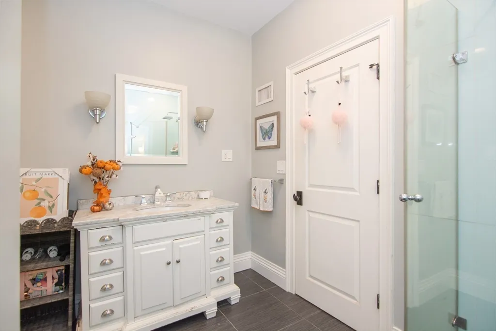 2 bed, 1 bath apartment for rent at 214 South St Unit 1, Jamaica Plain — photo 14 of 15