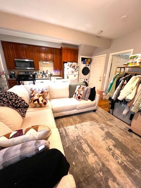 1 bed, 1 bath apartment for rent at 214 West 5th Unit 1, South Boston — photo 3 of 4