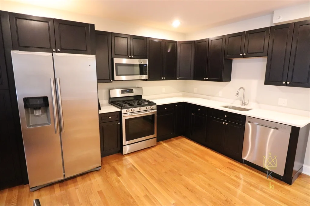 3 bed, 3 bath apartment for rent at 214 Westville St Unit 2, Dorchester — photo 2 of 17