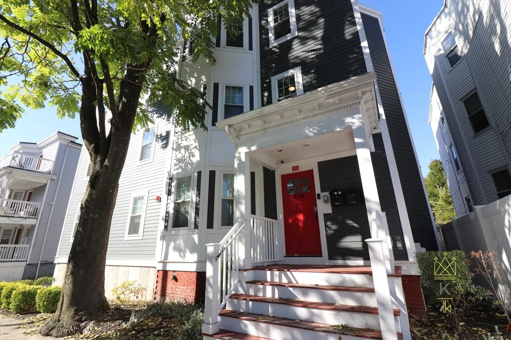 3 bed, 3 bath apartment for rent at 214 Westville St Unit 2, Dorchester — photo 15 of 17
