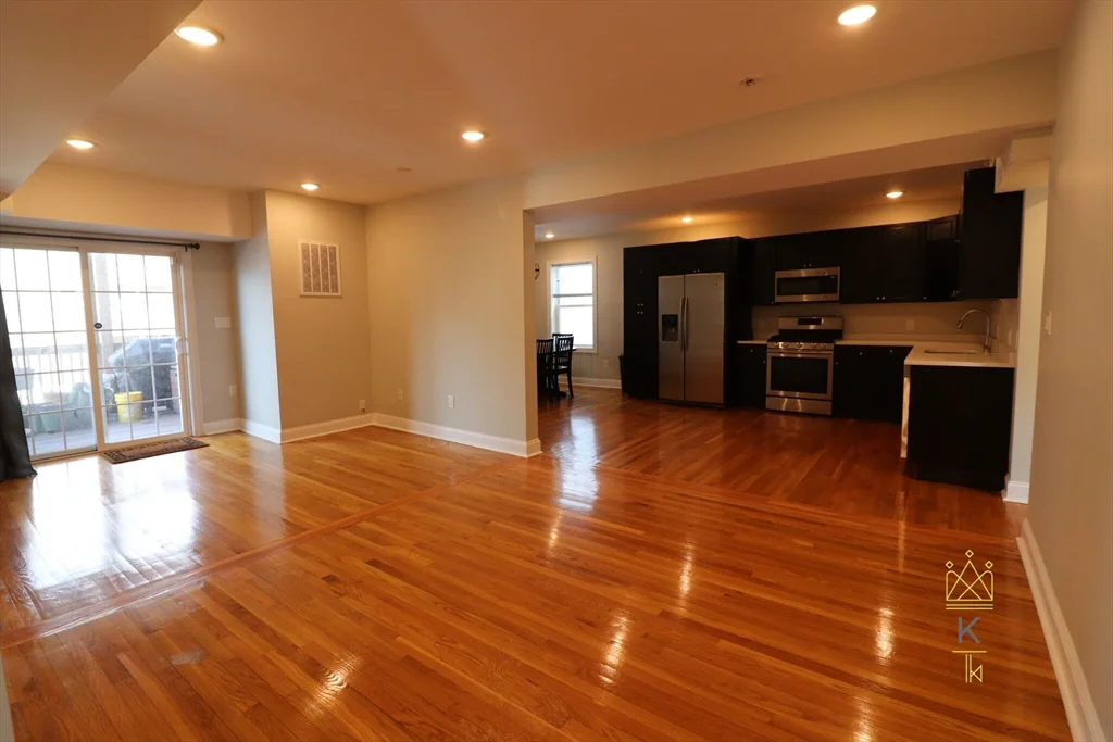 3 bed, 3 bath apartment for rent at 214 Westville St Unit 2, Dorchester — photo 4 of 17