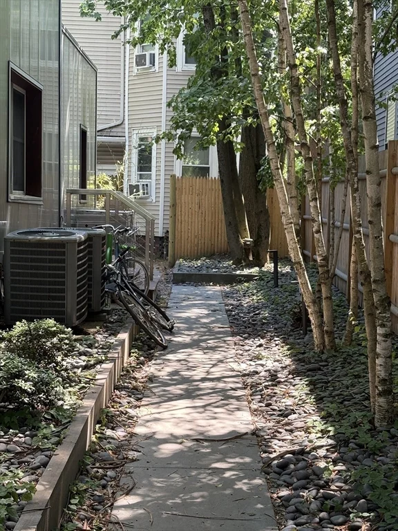 3 bed, 1 bath apartment for rent at 214R Harvard St Unit 2, Central Square — photo 4 of 25