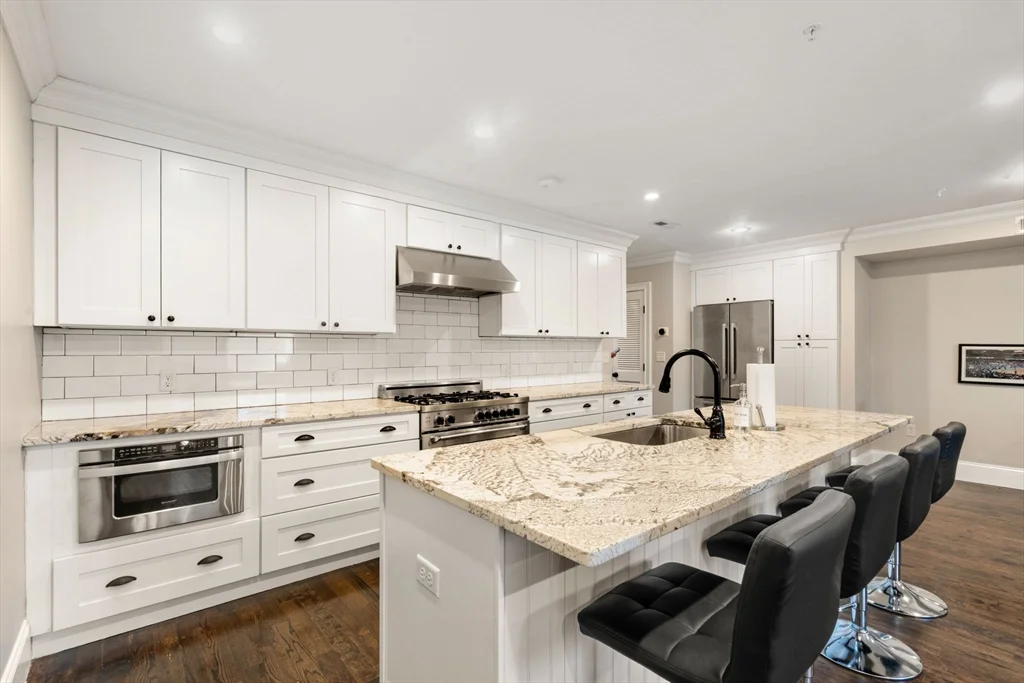 2 bed, 2 bath apartment for rent at 215 Athens St Unit 4, South Boston — photo 6 of 17