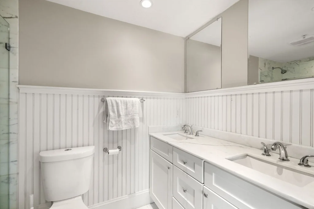 2 bed, 2 bath apartment for rent at 215 Athens St Unit 4, South Boston — photo 12 of 17