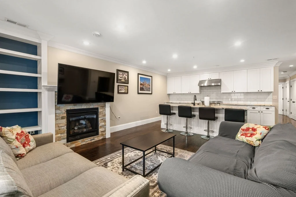 2 bed, 2 bath apartment for rent at 215 Athens St Unit 4, South Boston — photo 10 of 17