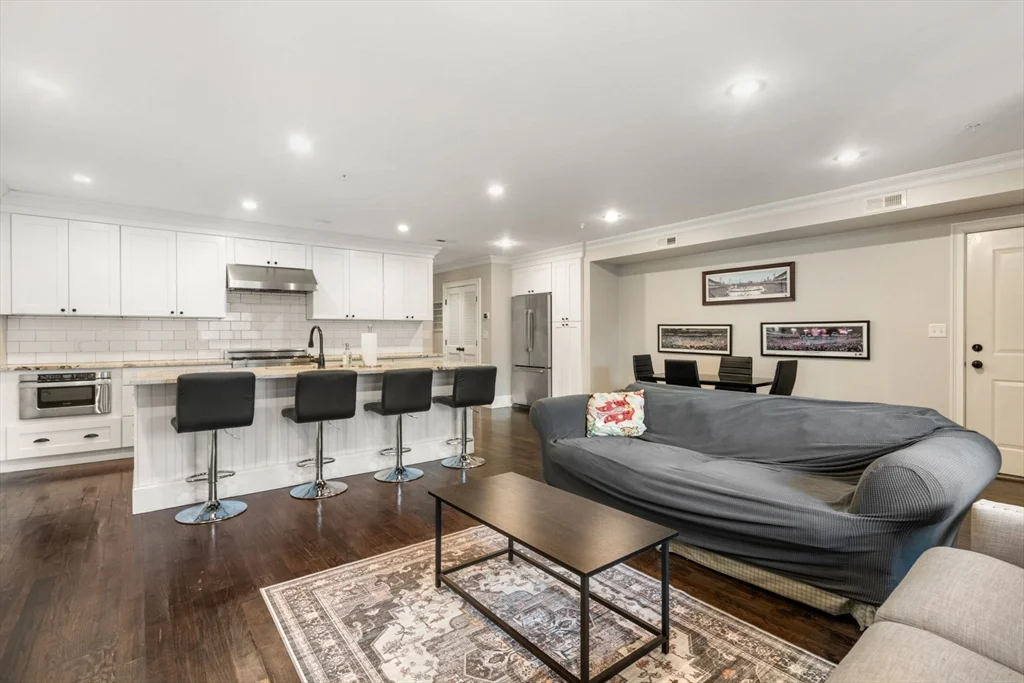 2 bed, 2 bath apartment for rent at 215 Athens St Unit 4, South Boston — photo 9 of 17