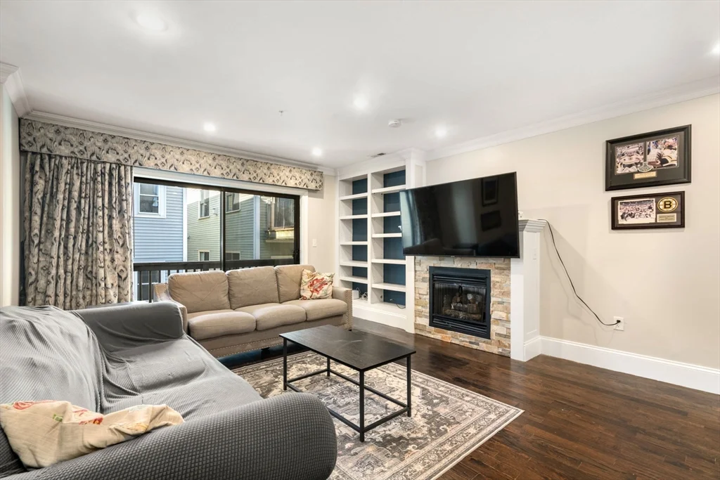 2 bed, 2 bath apartment for rent at 215 Athens St Unit 4, South Boston — photo 8 of 17