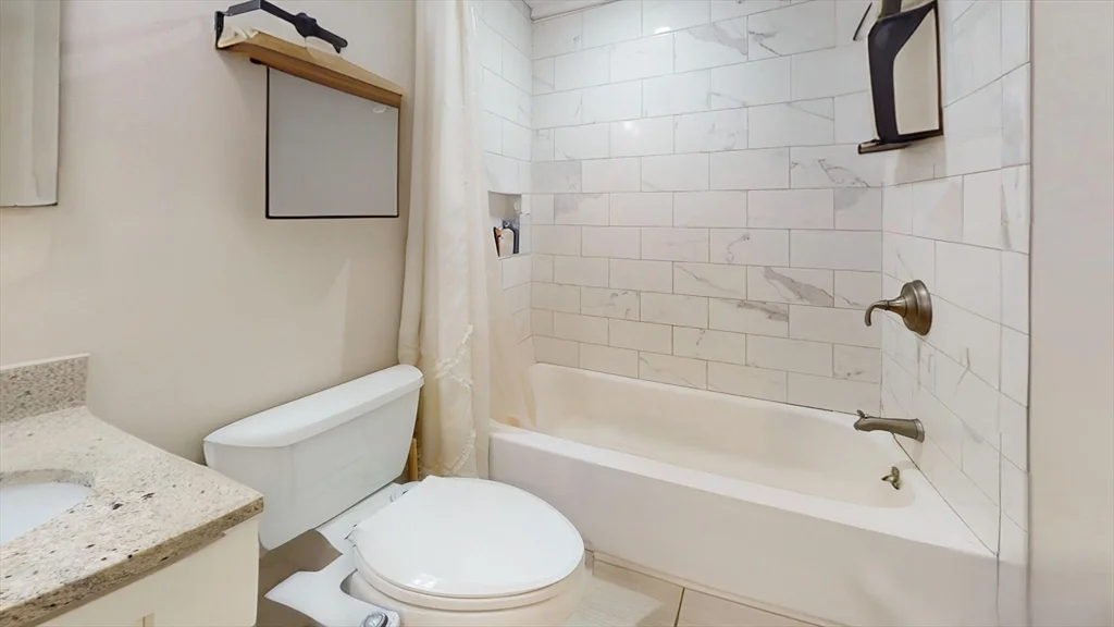 3 bed, 2 bath apartment for rent at 215 Bolton, South Boston — photo 12 of 13