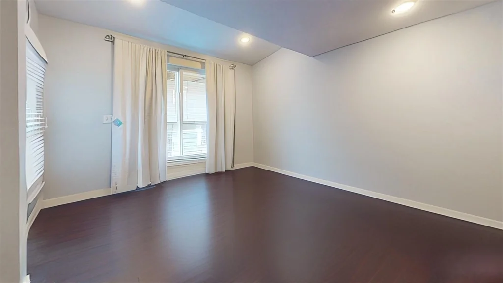 3 bed, 2 bath apartment for rent at 215 Bolton, South Boston — photo 8 of 13