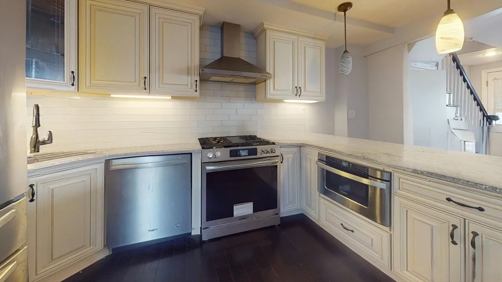 3 bed, 2 bath apartment for rent at 215 Bolton, South Boston — photo 1 of 13