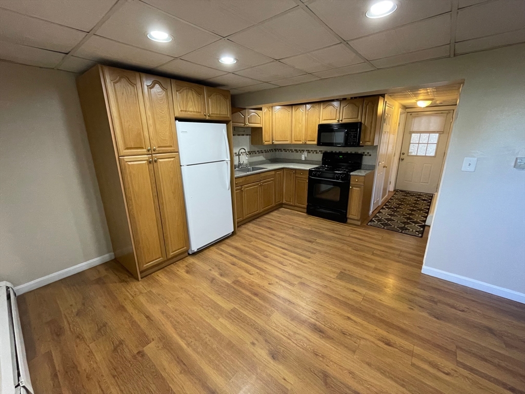 1 bed, 1 bath apartment for rent at 215 Chelmsford St Unit 1, Chelmsford — photo 5 of 12