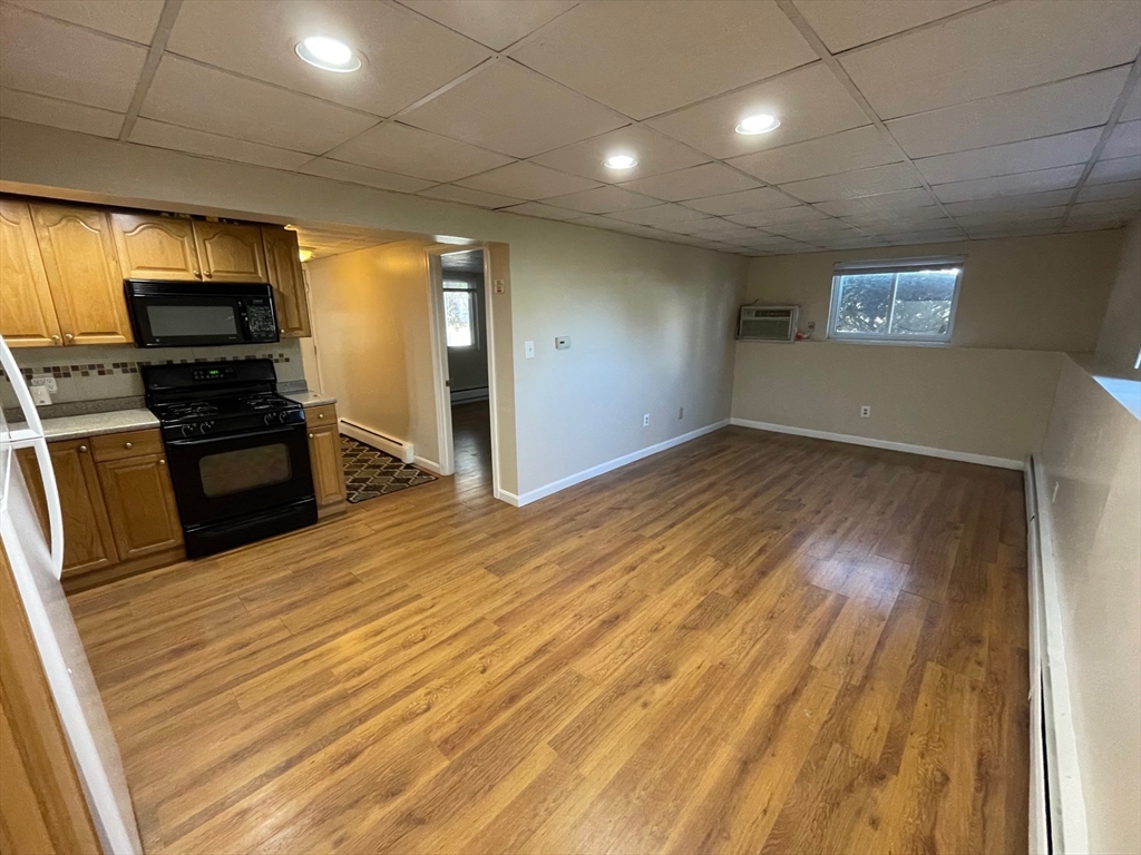 1 bed, 1 bath apartment for rent at 215 Chelmsford St Unit 1, Chelmsford — photo 6 of 12