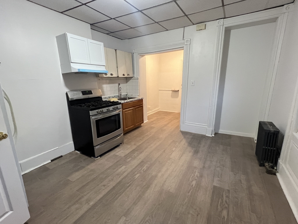3 bed, 1 bath apartment for rent at 215 Harrison Ave Unit 1, Chinatown — photo 2 of 8