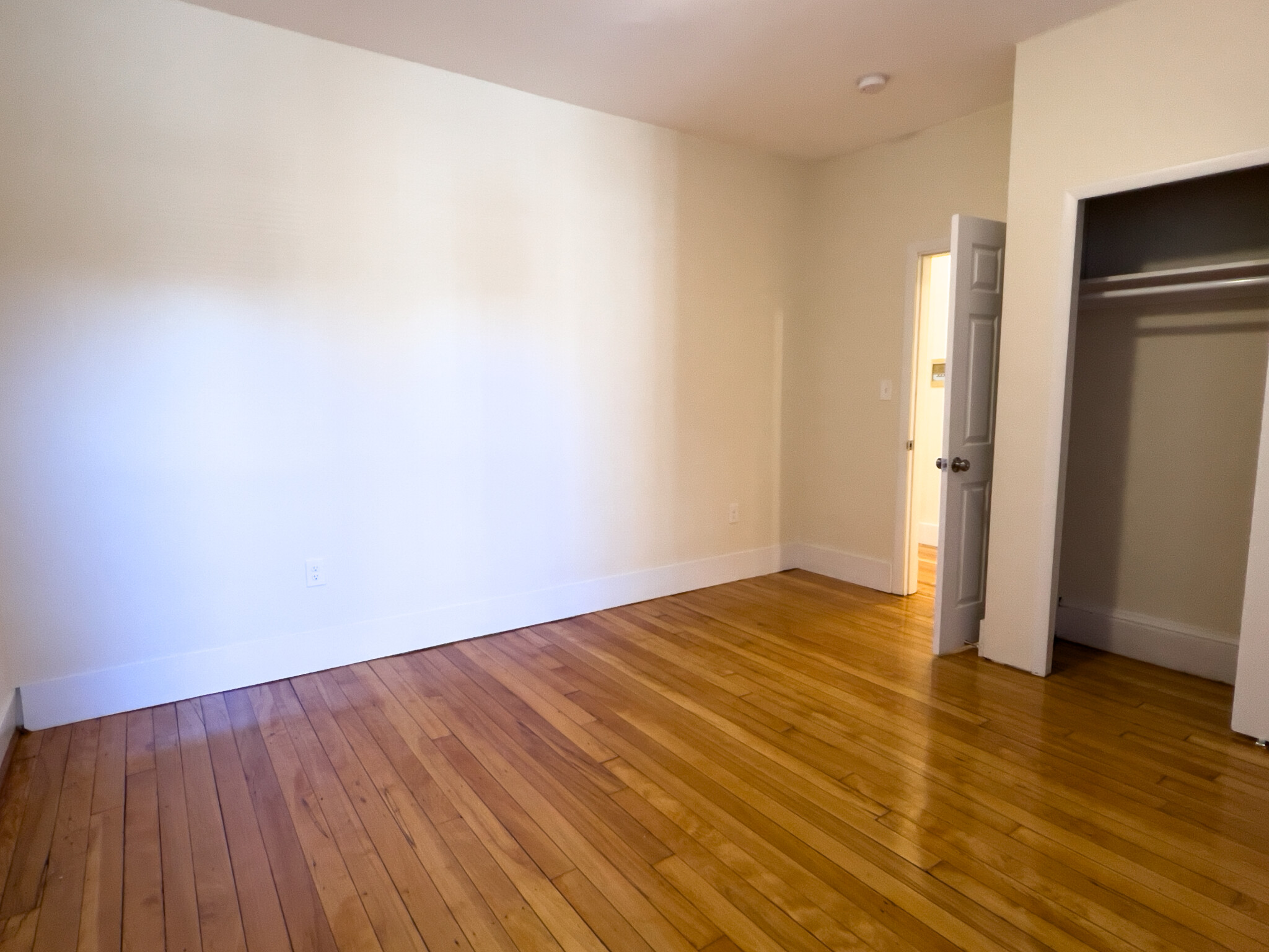 1.5 bed, 1 bath apartment for rent at 215 Harvard Ave Unit 1, Brighton — photo 11 of 12