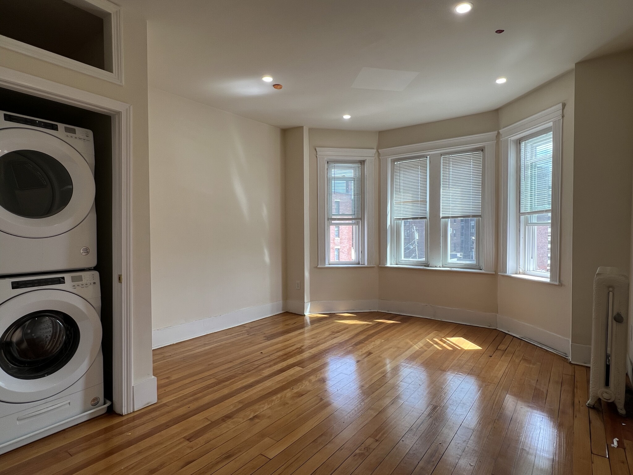 3 bed, 1 bath apartment for rent at 215 Harvard Ave Unit 5, Brighton — photo 1 of 20