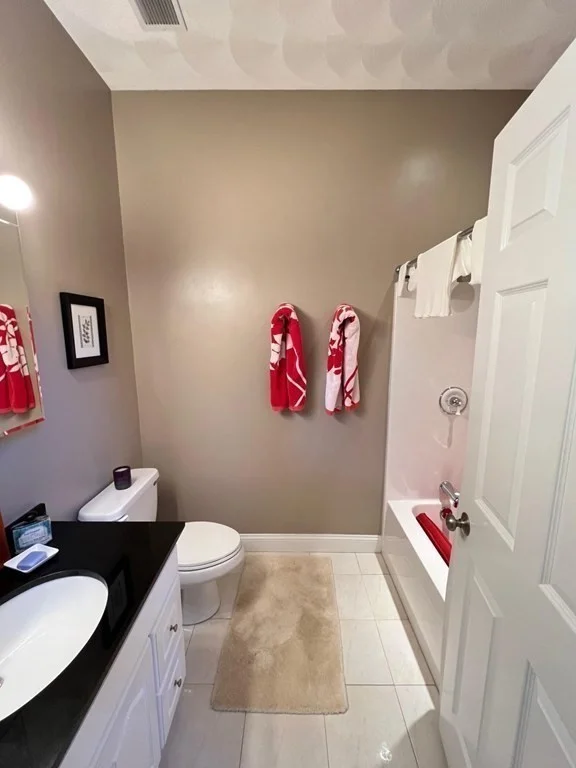 3 bed, 2.5 bath apartment for rent at 215 Harvard St Unit 23, Tufts University — photo 8 of 18