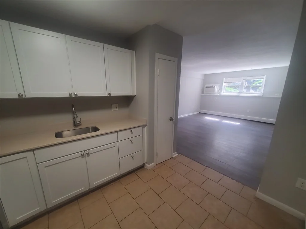 2 bed, 1 bath apartment for rent at 215 Pearl St Unit 1, Stoughton — photo 6 of 18