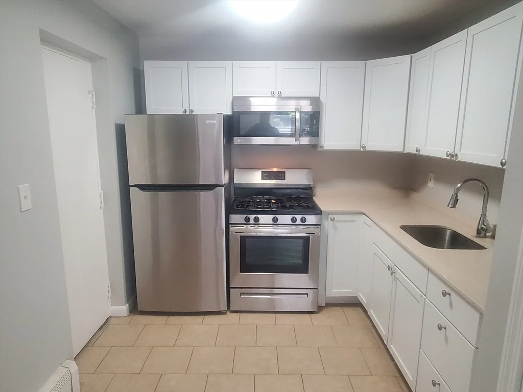 2 bed, 1 bath apartment for rent at 215 Pearl St Unit 1, Stoughton — photo 2 of 18