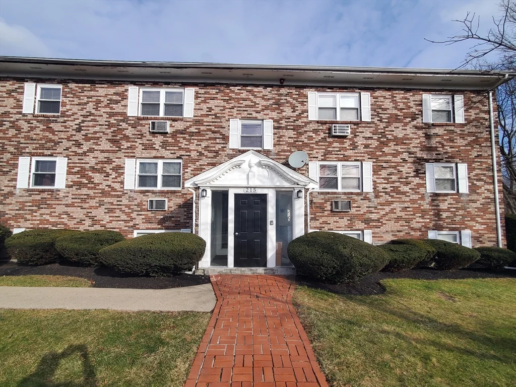 2 bed, 1 bath apartment for rent at 215 Pearl St Unit 10, Stoughton — photo 15 of 16